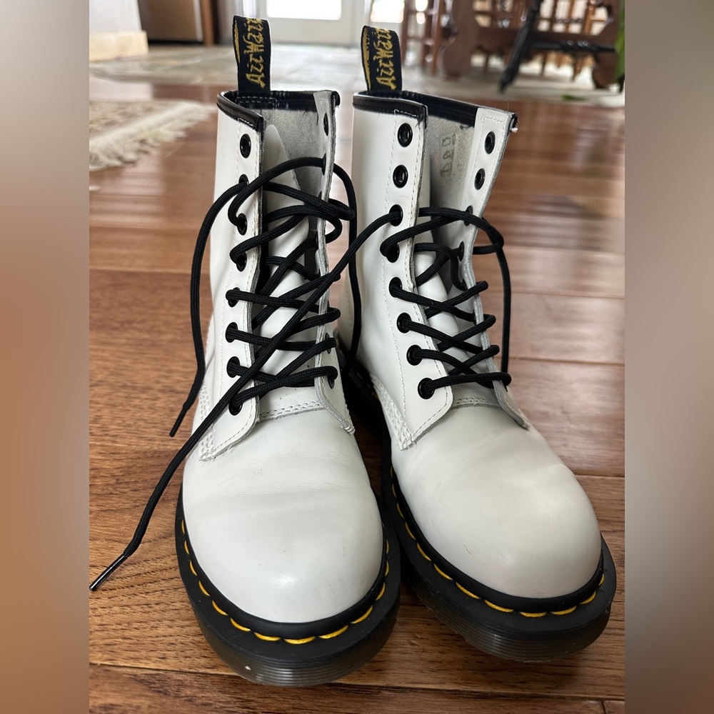 Dr. Martens Women's 1460 W Patent Leather Fashion Boot WHITE US size 6 EU 37